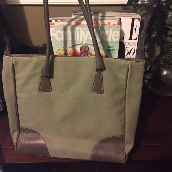 Authentic Prada bag - Picture 2 of 3